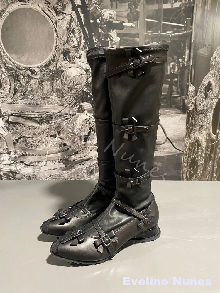 Botas Pretas Femininas com Fiv - Leather Classic Strap avaliação e preço